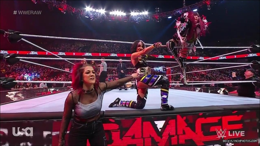 WWE_Monday_Night_Raw_2023_02_27_720p_HDTV_x264-NWCHD_mp4_006756528.jpg