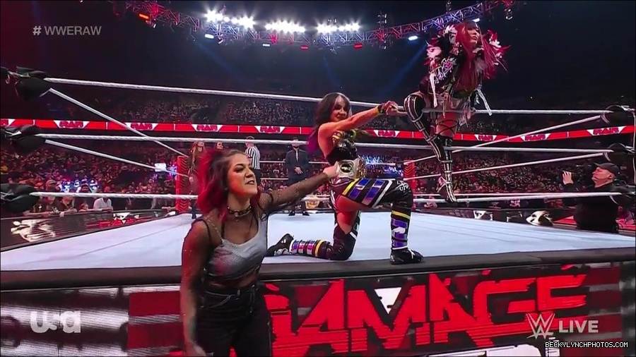 WWE_Monday_Night_Raw_2023_02_27_720p_HDTV_x264-NWCHD_mp4_006756928.jpg