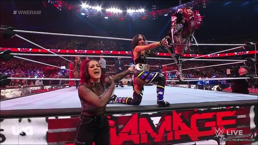 WWE_Monday_Night_Raw_2023_02_27_720p_HDTV_x264-NWCHD_mp4_006757328.jpg
