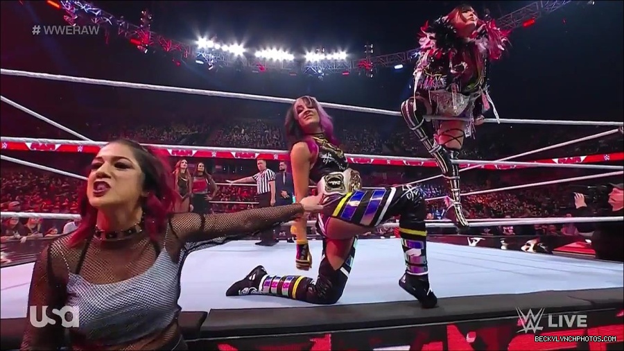 WWE_Monday_Night_Raw_2023_02_27_720p_HDTV_x264-NWCHD_mp4_006758530.jpg