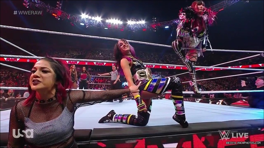WWE_Monday_Night_Raw_2023_02_27_720p_HDTV_x264-NWCHD_mp4_006758930.jpg
