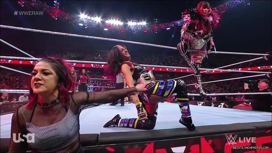 WWE_Monday_Night_Raw_2023_02_27_720p_HDTV_x264-NWCHD_mp4_006759330.jpg