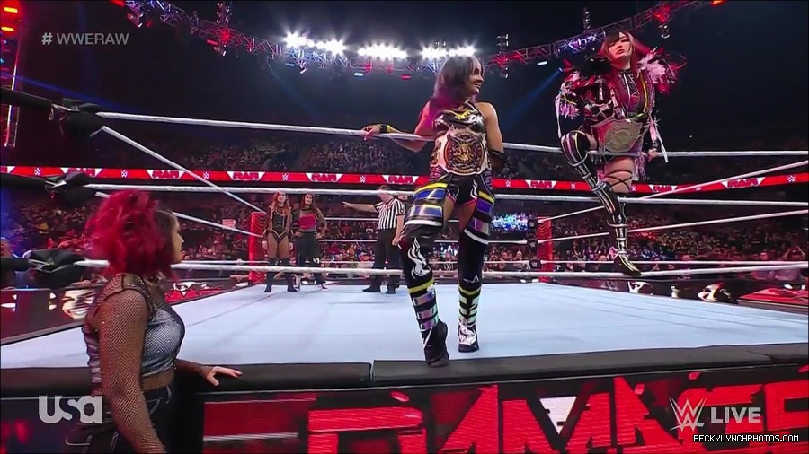 WWE_Monday_Night_Raw_2023_02_27_720p_HDTV_x264-NWCHD_mp4_006768139.jpg