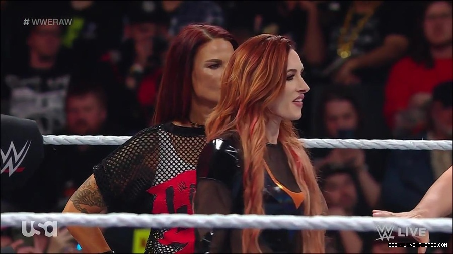 WWE_Monday_Night_Raw_2023_02_27_720p_HDTV_x264-NWCHD_mp4_006784556.jpg