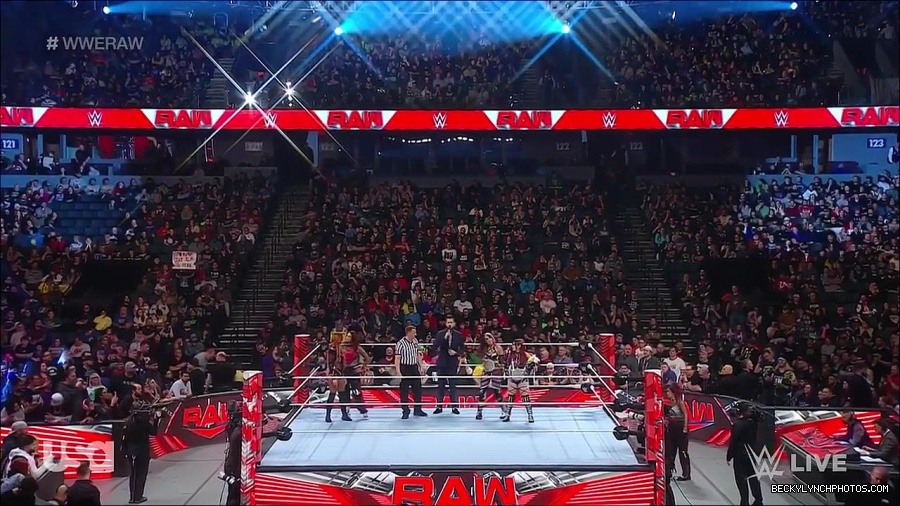 WWE_Monday_Night_Raw_2023_02_27_720p_HDTV_x264-NWCHD_mp4_006790562.jpg