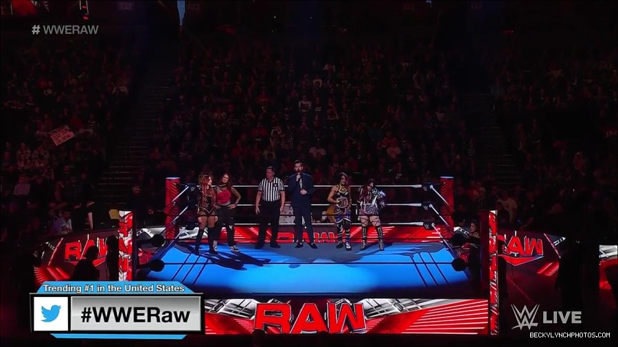 WWE_Monday_Night_Raw_2023_02_27_720p_HDTV_x264-NWCHD_mp4_006794566.jpg