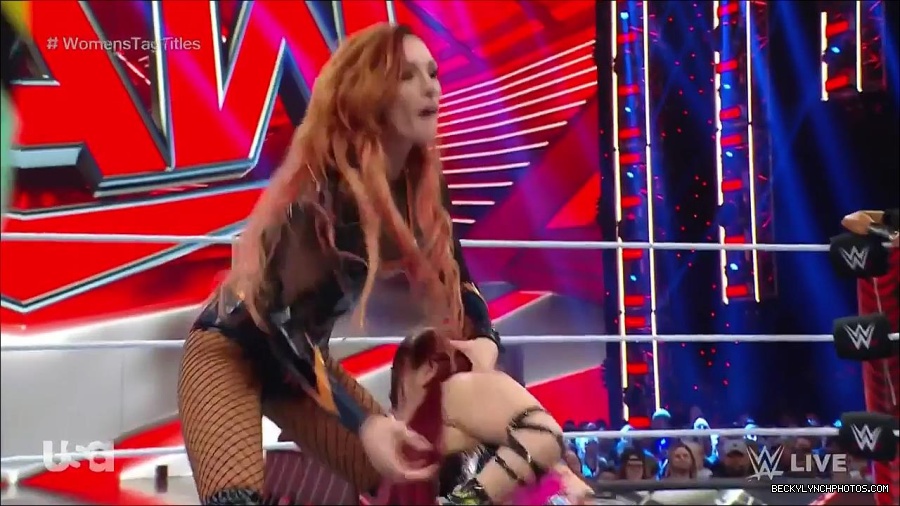 WWE_Monday_Night_Raw_2023_02_27_720p_HDTV_x264-NWCHD_mp4_006891062.jpg
