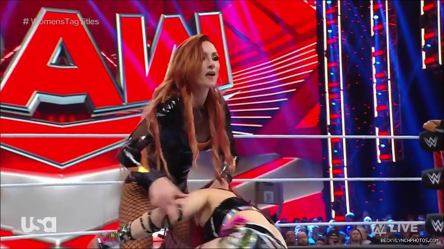 WWE_Monday_Night_Raw_2023_02_27_720p_HDTV_x264-NWCHD_mp4_006891462.jpg