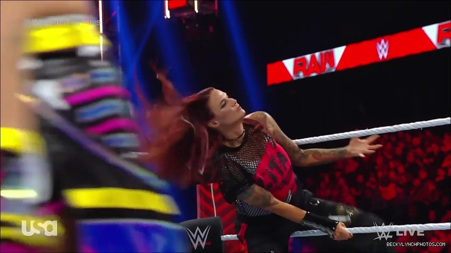 WWE_Monday_Night_Raw_2023_02_27_720p_HDTV_x264-NWCHD_mp4_006916287.jpg