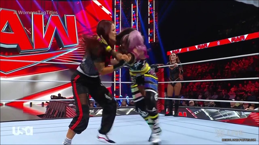 WWE_Monday_Night_Raw_2023_02_27_720p_HDTV_x264-NWCHD_mp4_006926297.jpg