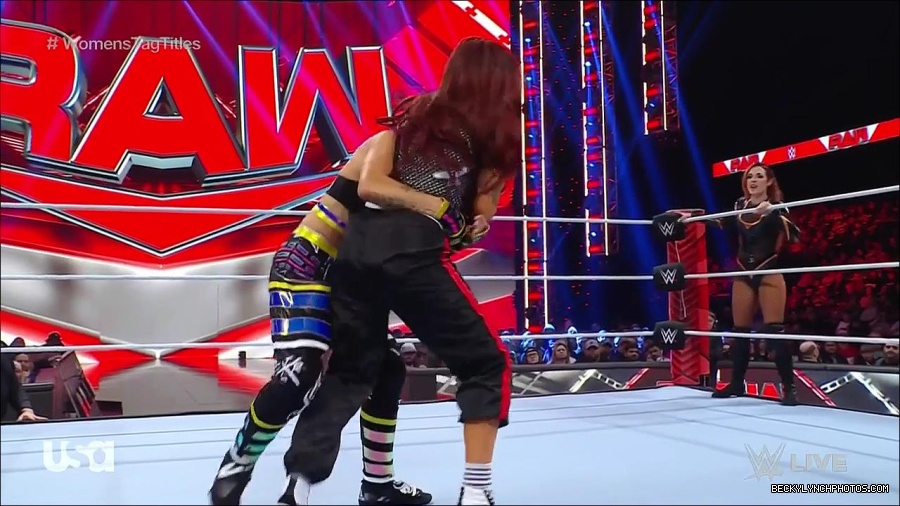 WWE_Monday_Night_Raw_2023_02_27_720p_HDTV_x264-NWCHD_mp4_006927498.jpg
