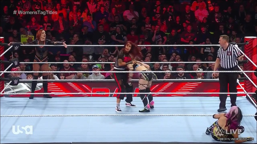 WWE_Monday_Night_Raw_2023_02_27_720p_HDTV_x264-NWCHD_mp4_006947952.jpg