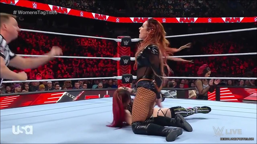 WWE_Monday_Night_Raw_2023_02_27_720p_HDTV_x264-NWCHD_mp4_006960365.jpg