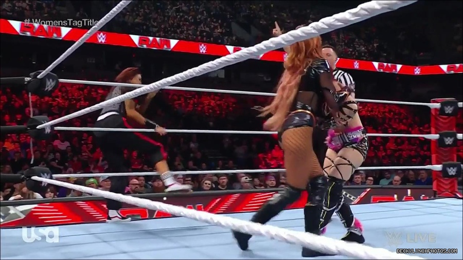 WWE_Monday_Night_Raw_2023_02_27_720p_HDTV_x264-NWCHD_mp4_006967572.jpg