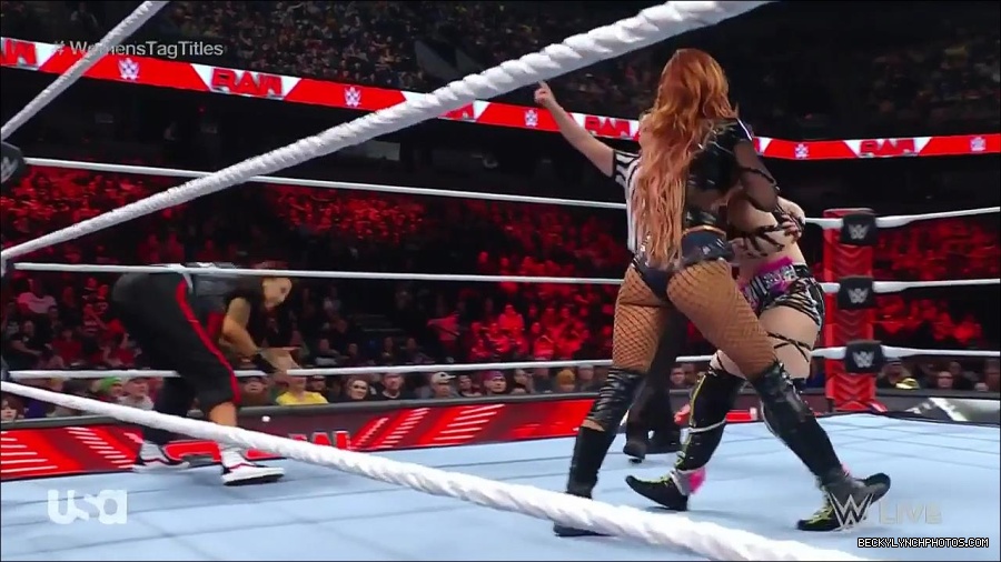WWE_Monday_Night_Raw_2023_02_27_720p_HDTV_x264-NWCHD_mp4_006967972.jpg