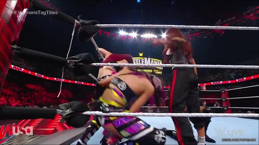 WWE_Monday_Night_Raw_2023_02_27_720p_HDTV_x264-NWCHD_mp4_006994799.jpg