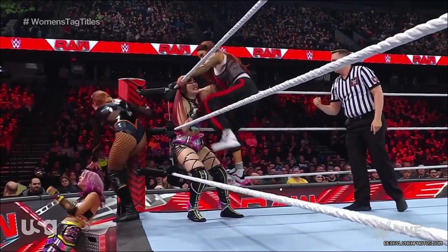 WWE_Monday_Night_Raw_2023_02_27_720p_HDTV_x264-NWCHD_mp4_006999604.jpg
