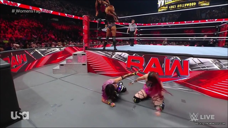 WWE_Monday_Night_Raw_2023_02_27_720p_HDTV_x264-NWCHD_mp4_007020091.jpg