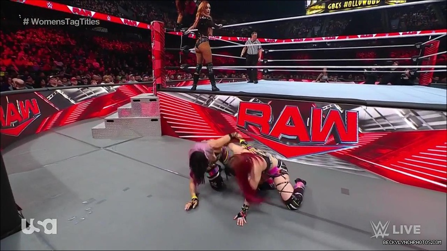 WWE_Monday_Night_Raw_2023_02_27_720p_HDTV_x264-NWCHD_mp4_007020491.jpg