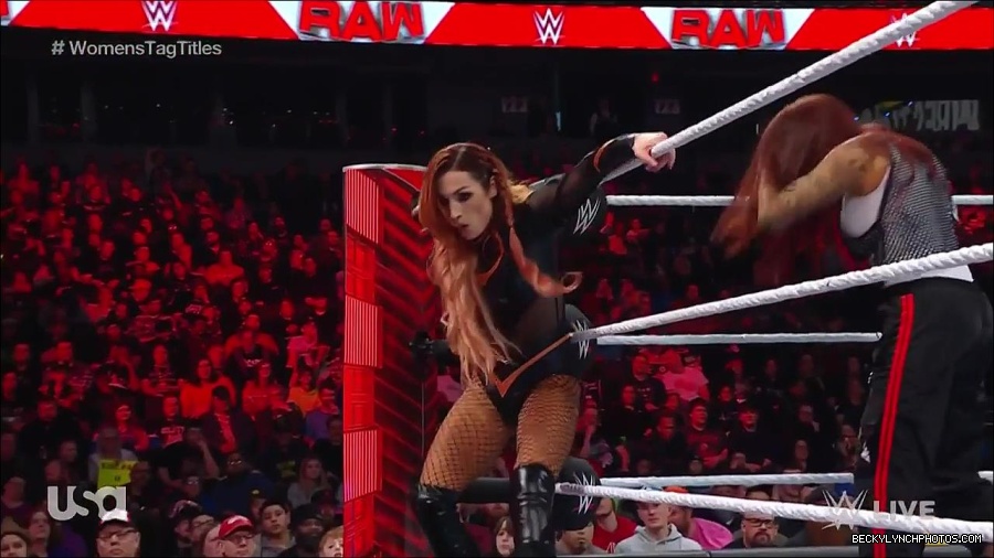 WWE_Monday_Night_Raw_2023_02_27_720p_HDTV_x264-NWCHD_mp4_007024896.jpg