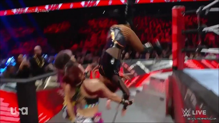 WWE_Monday_Night_Raw_2023_02_27_720p_HDTV_x264-NWCHD_mp4_007027699.jpg