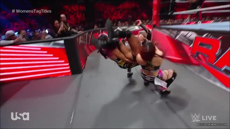 WWE_Monday_Night_Raw_2023_02_27_720p_HDTV_x264-NWCHD_mp4_007028099.jpg