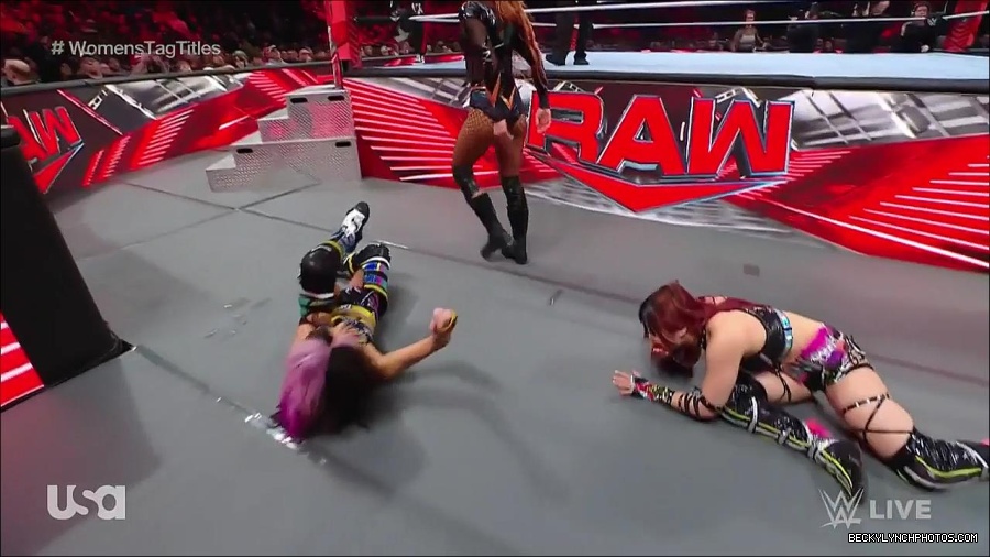 WWE_Monday_Night_Raw_2023_02_27_720p_HDTV_x264-NWCHD_mp4_007031703.jpg