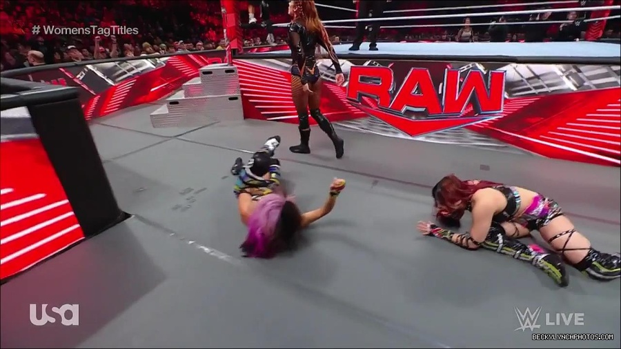 WWE_Monday_Night_Raw_2023_02_27_720p_HDTV_x264-NWCHD_mp4_007032103.jpg