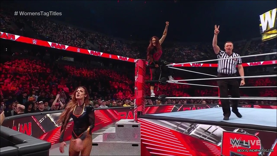 WWE_Monday_Night_Raw_2023_02_27_720p_HDTV_x264-NWCHD_mp4_007034105.jpg