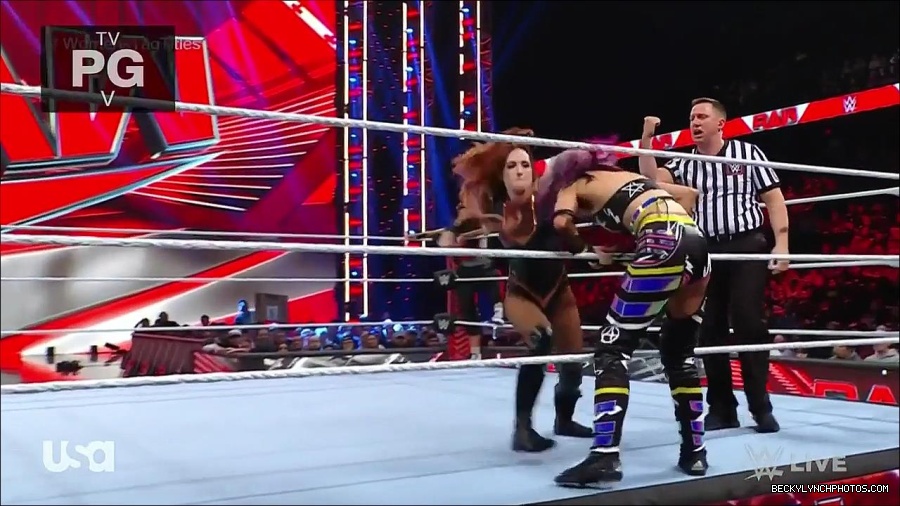 WWE_Monday_Night_Raw_2023_02_27_720p_HDTV_x264-NWCHD_mp4_007047319.jpg