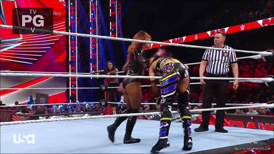 WWE_Monday_Night_Raw_2023_02_27_720p_HDTV_x264-NWCHD_mp4_007050522.jpg
