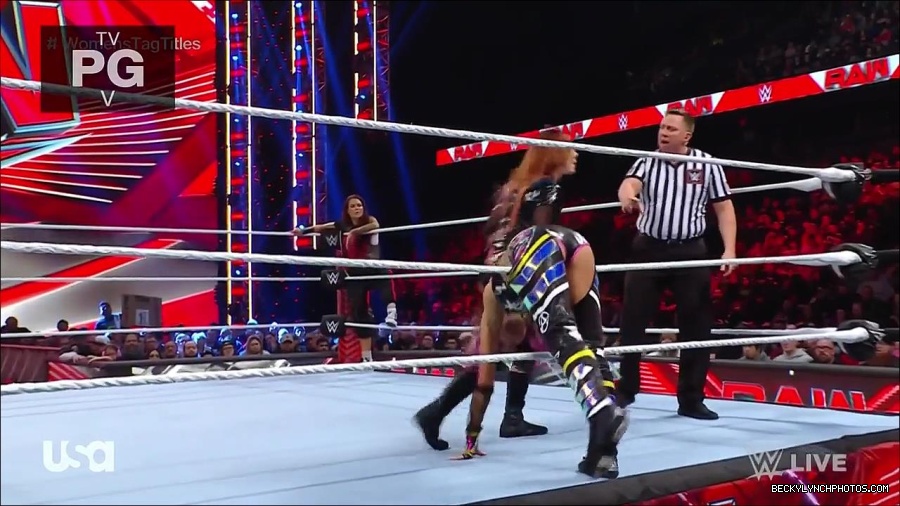 WWE_Monday_Night_Raw_2023_02_27_720p_HDTV_x264-NWCHD_mp4_007050923.jpg
