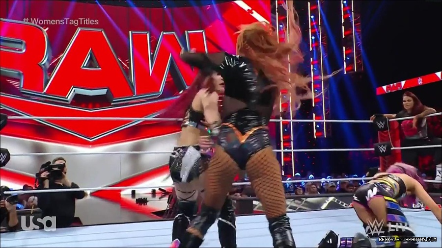 WWE_Monday_Night_Raw_2023_02_27_720p_HDTV_x264-NWCHD_mp4_007064536.jpg