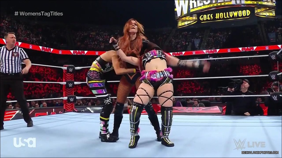 WWE_Monday_Night_Raw_2023_02_27_720p_HDTV_x264-NWCHD_mp4_007068140.jpg