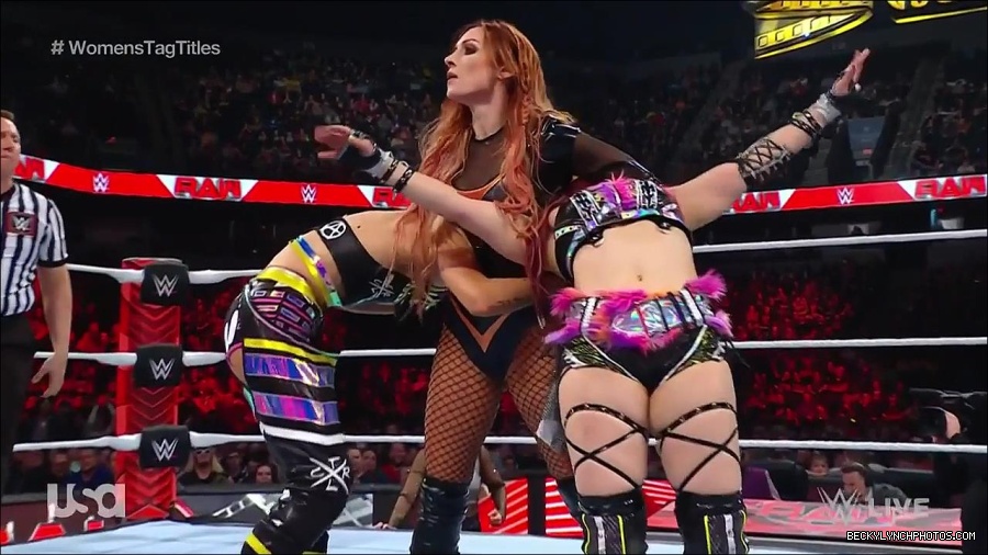 WWE_Monday_Night_Raw_2023_02_27_720p_HDTV_x264-NWCHD_mp4_007070542.jpg