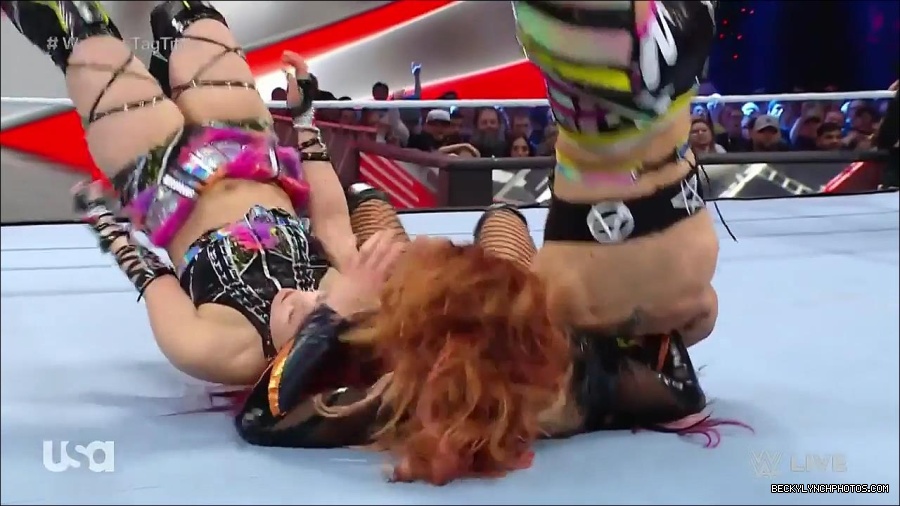 WWE_Monday_Night_Raw_2023_02_27_720p_HDTV_x264-NWCHD_mp4_007072544.jpg