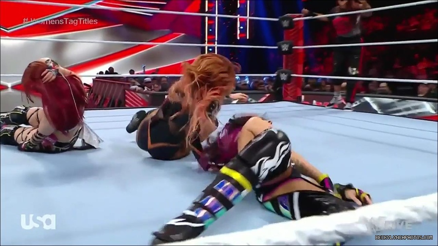 WWE_Monday_Night_Raw_2023_02_27_720p_HDTV_x264-NWCHD_mp4_007073345.jpg