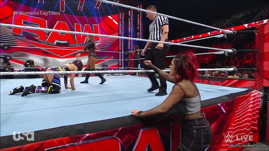 WWE_Monday_Night_Raw_2023_02_27_720p_HDTV_x264-NWCHD_mp4_007092164.jpg