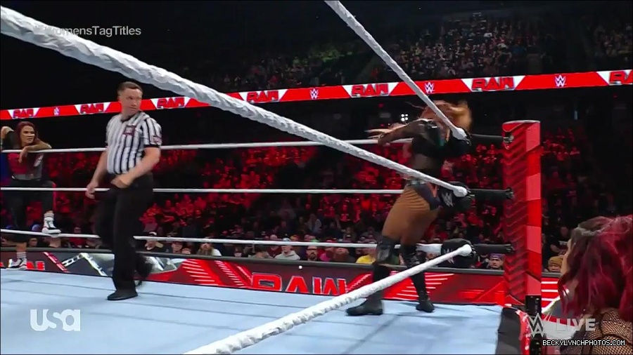 WWE_Monday_Night_Raw_2023_02_27_720p_HDTV_x264-NWCHD_mp4_007096568.jpg