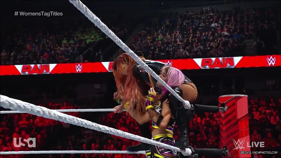WWE_Monday_Night_Raw_2023_02_27_720p_HDTV_x264-NWCHD_mp4_007101373.jpg
