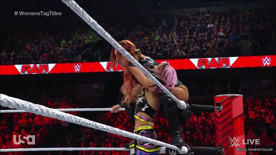 WWE_Monday_Night_Raw_2023_02_27_720p_HDTV_x264-NWCHD_mp4_007102174.jpg