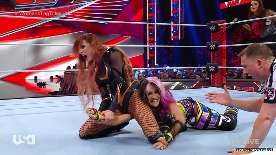 WWE_Monday_Night_Raw_2023_02_27_720p_HDTV_x264-NWCHD_mp4_007117389.jpg