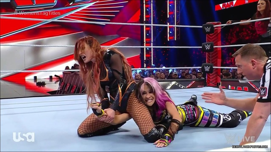 WWE_Monday_Night_Raw_2023_02_27_720p_HDTV_x264-NWCHD_mp4_007117789.jpg