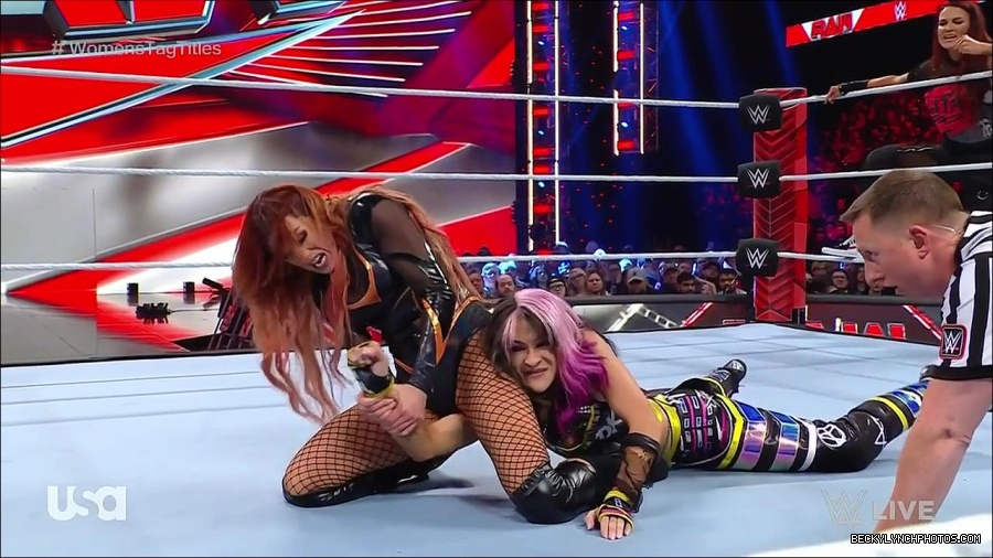 WWE_Monday_Night_Raw_2023_02_27_720p_HDTV_x264-NWCHD_mp4_007118991.jpg