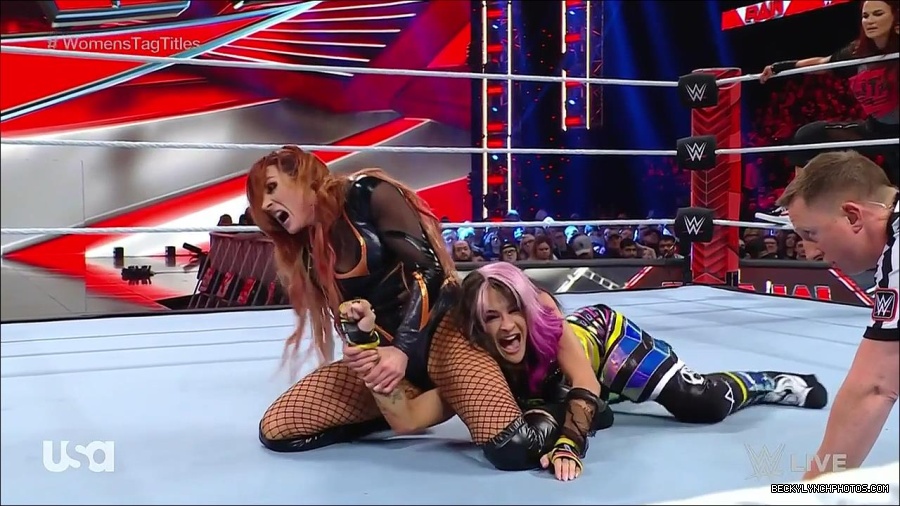 WWE_Monday_Night_Raw_2023_02_27_720p_HDTV_x264-NWCHD_mp4_007119791.jpg