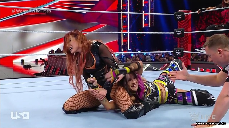 WWE_Monday_Night_Raw_2023_02_27_720p_HDTV_x264-NWCHD_mp4_007121393.jpg