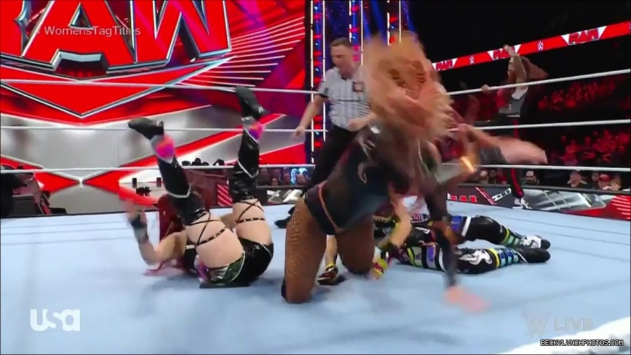 WWE_Monday_Night_Raw_2023_02_27_720p_HDTV_x264-NWCHD_mp4_007124596.jpg