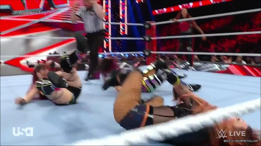 WWE_Monday_Night_Raw_2023_02_27_720p_HDTV_x264-NWCHD_mp4_007124997.jpg