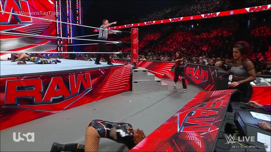 WWE_Monday_Night_Raw_2023_02_27_720p_HDTV_x264-NWCHD_mp4_007132204.jpg
