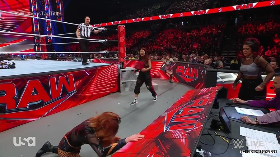 WWE_Monday_Night_Raw_2023_02_27_720p_HDTV_x264-NWCHD_mp4_007133805.jpg